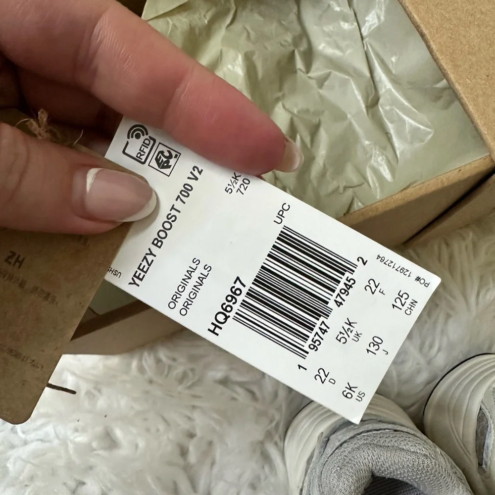 Yeezy boost 700
